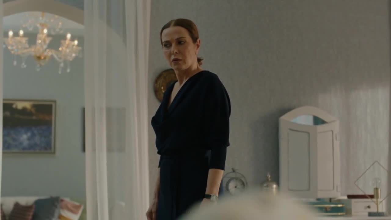 Кадры из сериала Яркое пламя 17 серия 1 сезон (2020)
